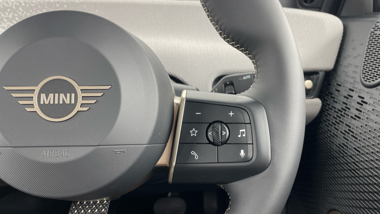 MINI Cooper 160kW SE Exclusive 54kWh 3dr Auto Electric Hatchback